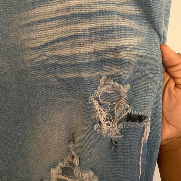 Light Washed Ripped Jeans - Picture 6 of 6